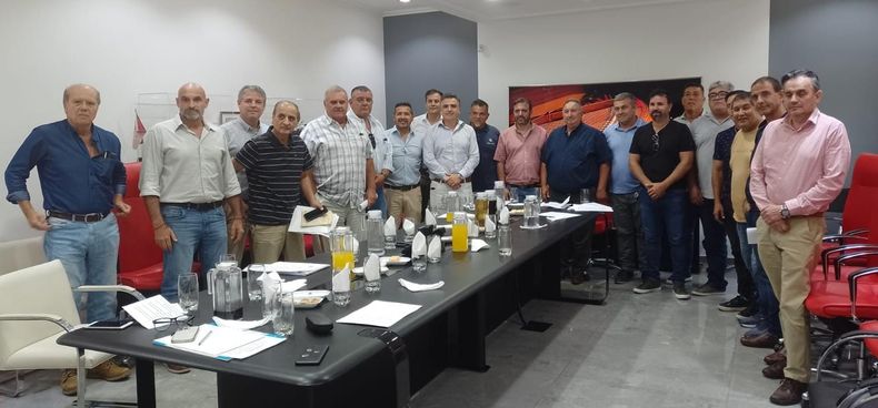Los representantes de los distintos sectores vinculados a los puertos de exportación de se reunieron en San Lorenzo.