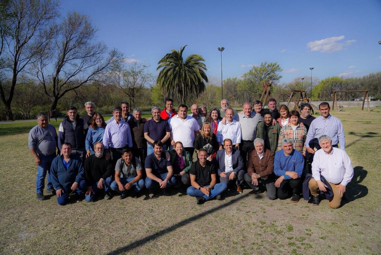Intendentes y dirigencia del departamento Río Cuarto con Siciliano