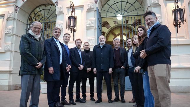 Se conformó una liga de intendentes peronistas que busca ser la cuarta pata en la mesa de discusión