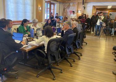 El Concejo Delberante de Bariloche, en ebullición incluso durante el receso de verano.