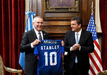 Massa recibió al embajador de EEUU. y lo invitó a la cancha a ver a Tigre