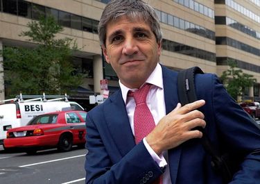 Toto Caputo viaja a buscar inversiones