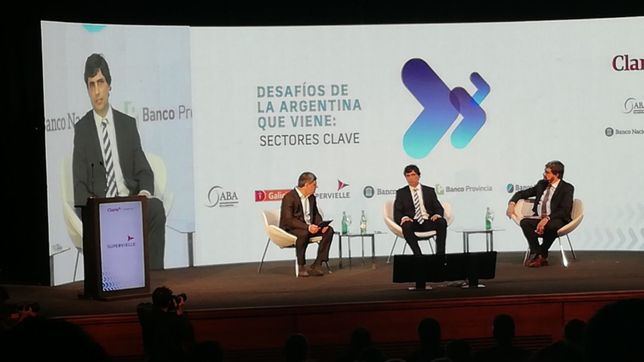 lacunza en clarin: ?el desembolso del fmi va a llegar este ano?