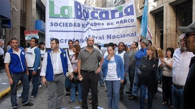 bancarios ratificaron el paro del lunes y el martes en rechazo al 9% de suba