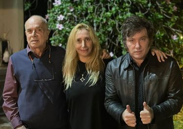 Dolarizar o no dolarizar: arde la interna de los economistas de Milei