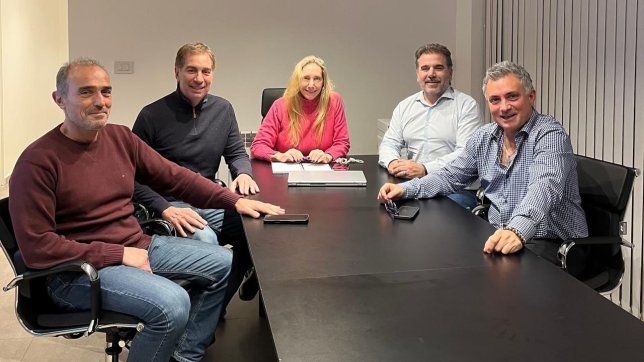 Karina Milei en La Plata junto a Lule Menem, Cristian Ritondo, Diego Santilli y Sebastián Pareja.