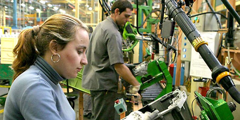 Es la economía real (el empleo, el salario y el consumo) el principal adversario de Javier Milei.&nbsp;