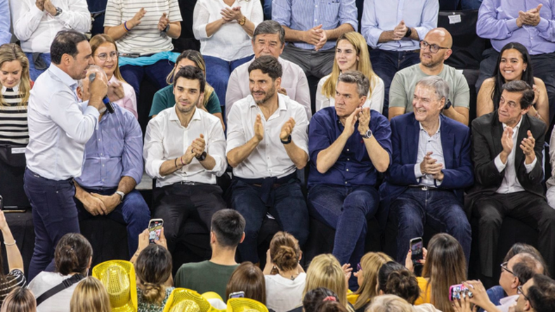 Gustavo Valdés reunió a los representantes de Provincias Unidas en el cierre de campaña. 