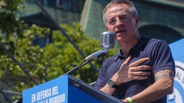 Jorge Sola, uno de los triunviros de la CGT, se reunió con los industriales de Santa Fe.