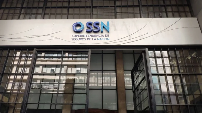 Pablo Sallaberry, el hombre fuerte de La Holando suma injerencia en el organismo que regula a las aseguradoras y se mueve como el principal operador de la gestión oficial.