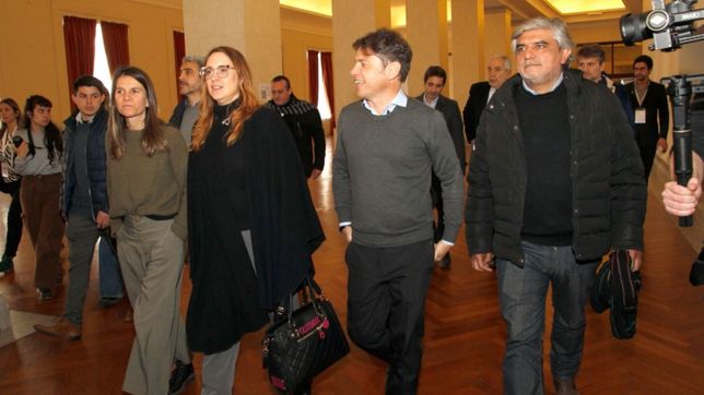 ministro del palo, pero sin margen: gremios le reclaman paritaria a correa