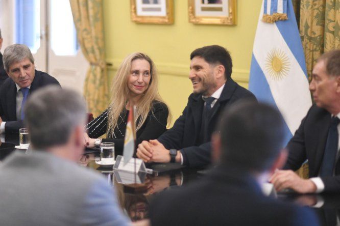 Karina Milei con Maximiliano Pullaro.&nbsp;