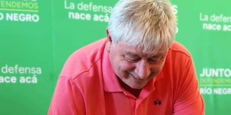 El intendente de Bariloche, Walter Cortés, activa la campaña para dar a conocer su consulta popular.