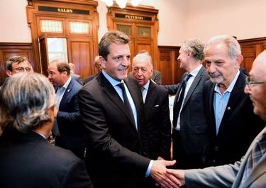 Ajuste a lo Macri: el Círculo Rojo, contra el sistema de importaciones massista