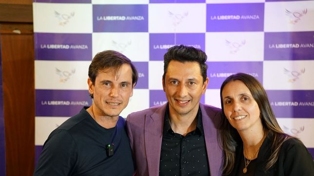 Diego Hartfield y Maura Gruber, los dos nuevos representantes de Misiones en la cámara baja y Adrián Núñez el presidente del partido en la provincia. 