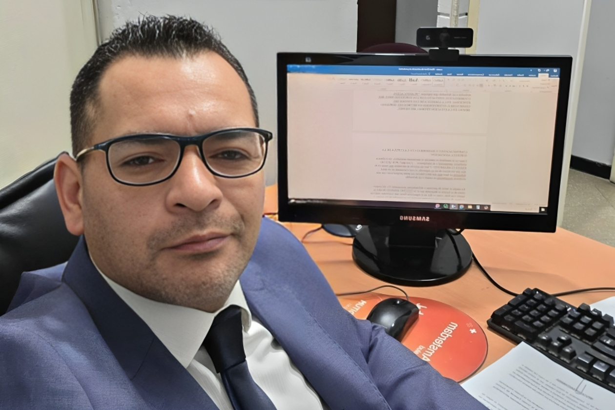 Santa Fe: quién es el abogado y expolicía que se autodesignó vocero del motín en Rosario