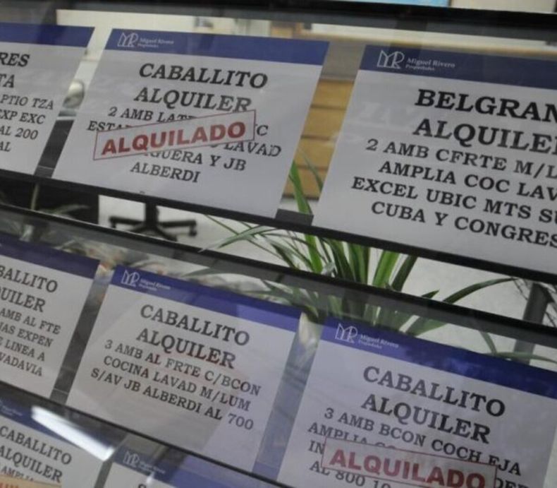 Javier Milei eliminó las regulaciones que imponía la Ley de Alquileres y empeoró un panorama que ya era malo en el mercado inmobiliario.