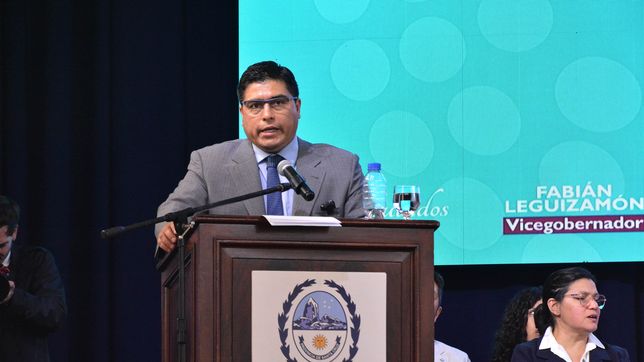 Claudio Vidal llamó a dejar atrás el modelo de la dependencia y cambiar la matriz productiva de Santa Cruz.