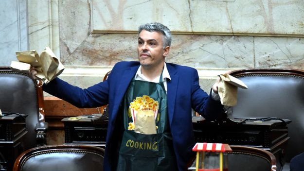 Esteban Paulón, convocante de la sesión para interpelar a Manuel Adorni. Esteban Paulón, convocante de la sesión para interpelar a Manuel Adorni.