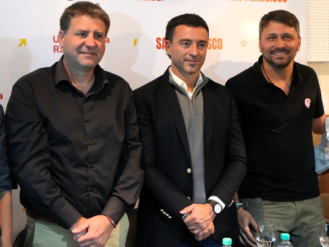 Rodrigo de Loredo junto al presidente de la UCR Matías Gvozdenovich y el concejal de San Francisco Marco Puricelli