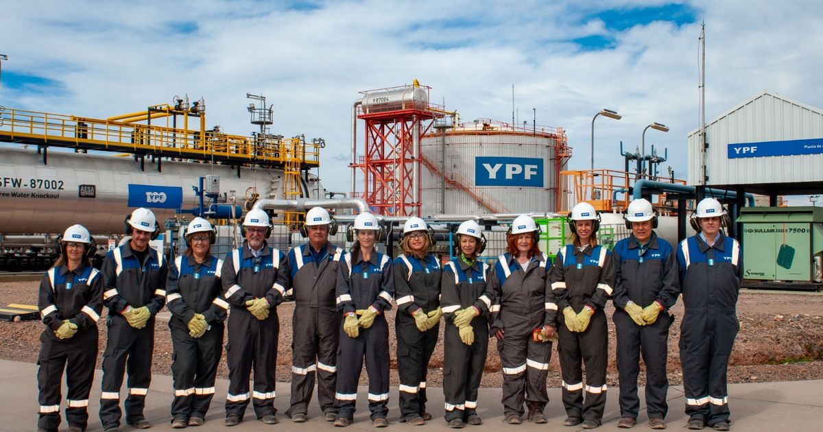 Legisladores Nacionales Recorrieron La Planta De YPF De Vaca Muerta