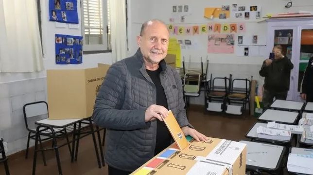 El gobernador Omar Perotti votó en Rafaela y destacó el esfuerzo en la campaña