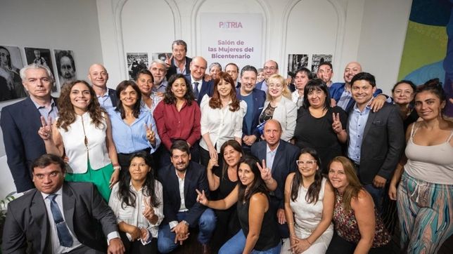 Cristina Fernández de Kirchner junto a la dirigencia del PJ de Jujuy, que está intervenido como el de Salta.