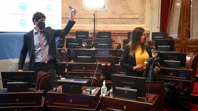 un senado vaciado por jxc removio a los jueces trasladados por macri