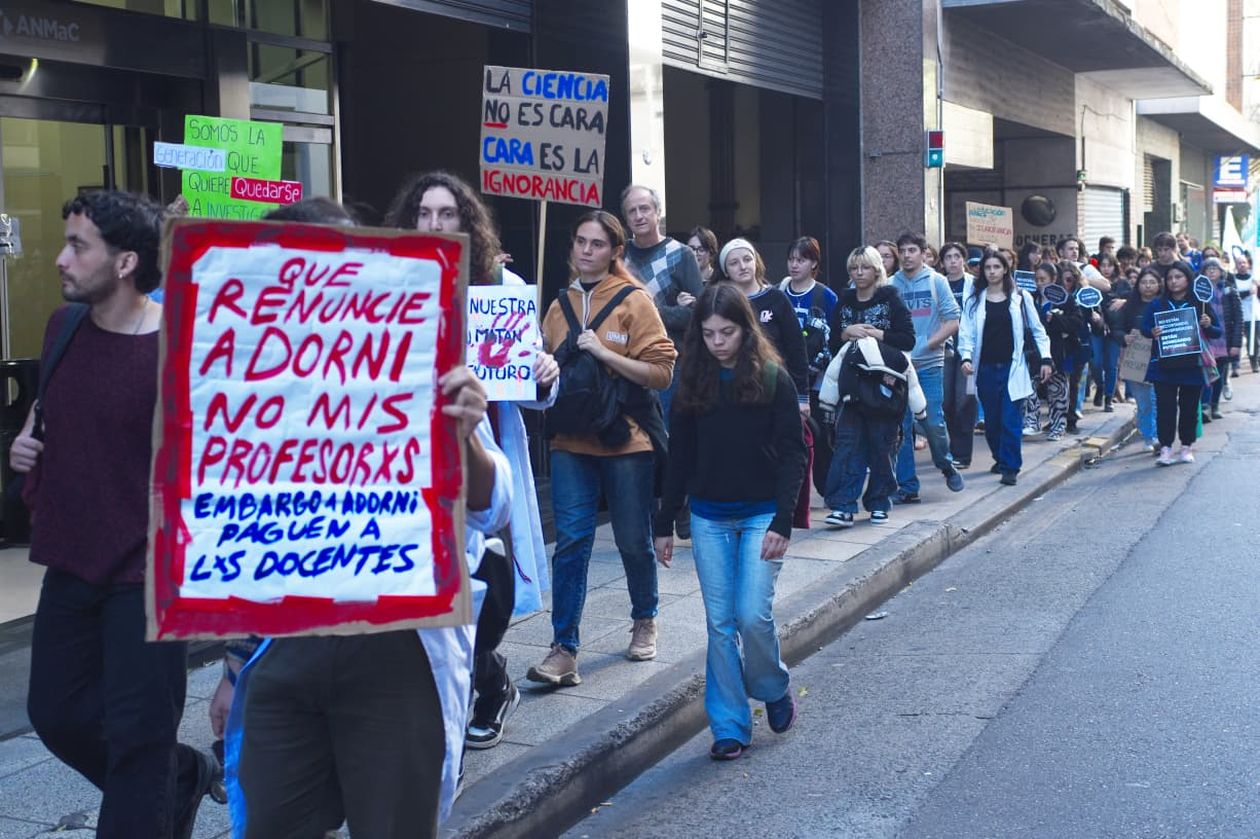 Las universidades vuelven a la calle con una marcha que une a todo el arco opositor contra el Gobierno