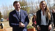 El peronismo de Río Negro y sus variables. María Emilia Soria y Alberto Weretilneck, sonrientes. El peronismo de Río Negro y sus variables. María Emilia Soria y Alberto Weretilneck, sonrientes.