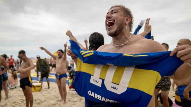 Hinchas de Boca en Río, en la previa de la final de este sabado.