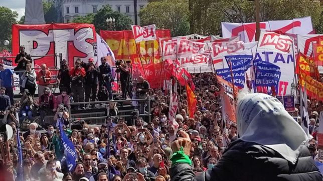 la izquierda hizo su plaza con consignas contra el gobierno y el fmi