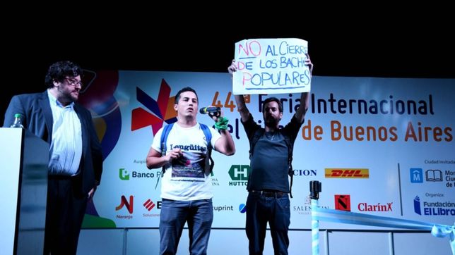 avelluto tildo de ?fascistas? a los estudiantes que no lo dejaron hablar
