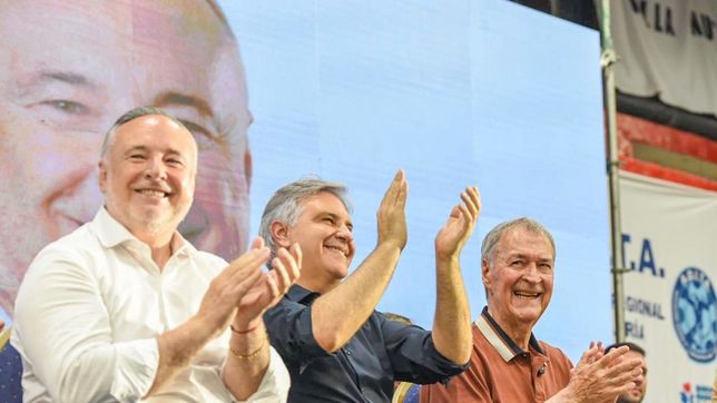 Eduardo Accastello, Martín Llaryora y Juan Schiaretti, en Villa María, Córdoba.