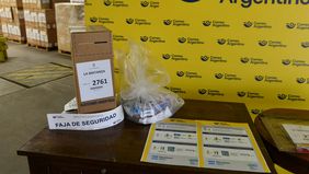 El gobierno de Milei resolvió trasladar las funciones electorales desde la secretaría de Interior al Correo Argentino. El gobierno de Milei resolvió trasladar las funciones electorales desde la secretaría de Interior al Correo Argentino.