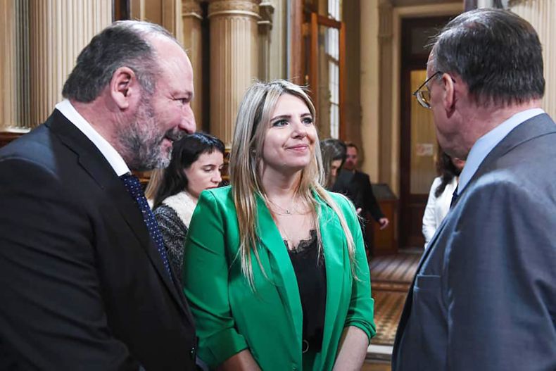 El senador radical Daniel Kroneberger y la senadora macrista Victoria Huala se reunieron con el presidente del BNA y elogiaron la decisión del gobernador de La Pampa Sergio Ziliotto.