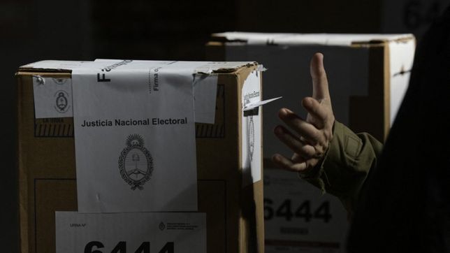 En el marco de las Elecciones 2023 ya tuvo lugar la jornada de las PASO, por lo que queda las elecciones generales y un eventual ballotage.