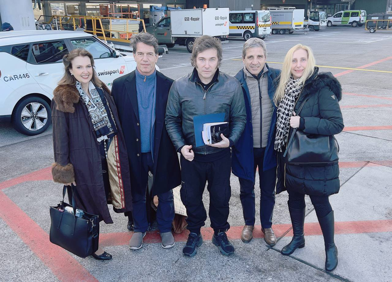 Diana Mondino, Nicolás Posse, Javier Milei, Toto Caputo y Karina Milei en Zúrich. Foto: Captura de @OPRArgentina.