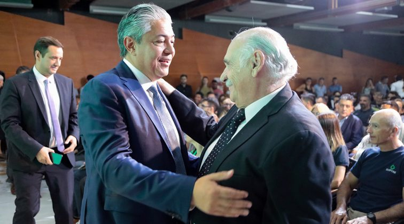 Rolando Figueroa, gobernador de Neuquén, y Jorge Lara. El titular de Corfone es un experto armador territorial.