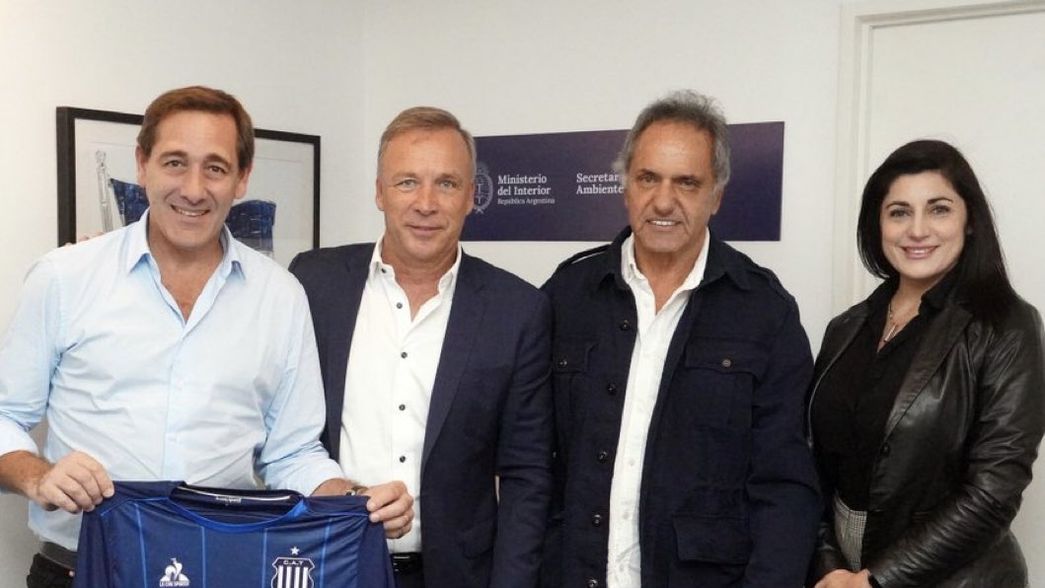 Daniel Scioli y Andrés Fassi se reunirán en Córdoba. La liga local de fútbol los espera.