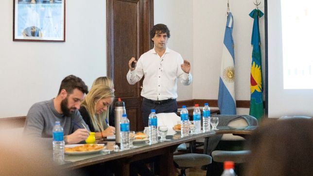 lacunza coucheo a los senadores de vidal para atajar criticas opositoras