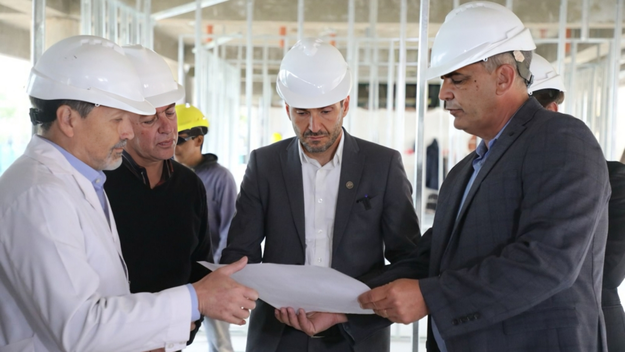 El gobernador Maximiliano Pullaro apuesta a un plan que incluye grandes obras para Rosario y la región.