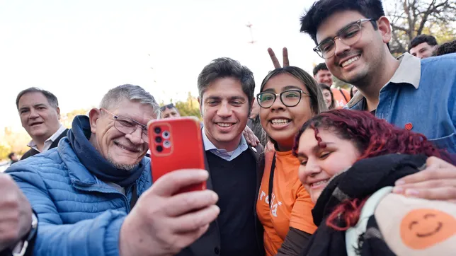 Axel Kicillof en el ingreso a la UTN de Córdoba