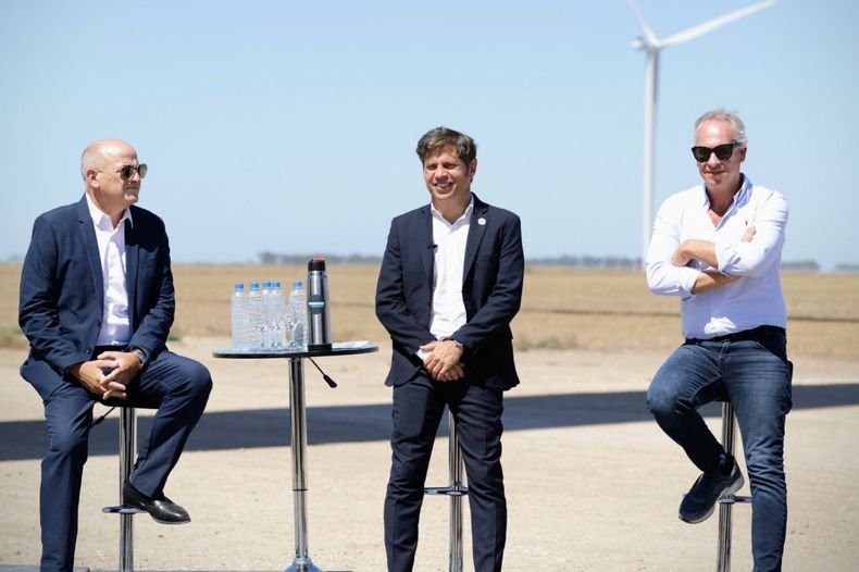 Axel Kicillof junto al presidente de Pampa Energía, Marcelo Mindlin, en 2023. 