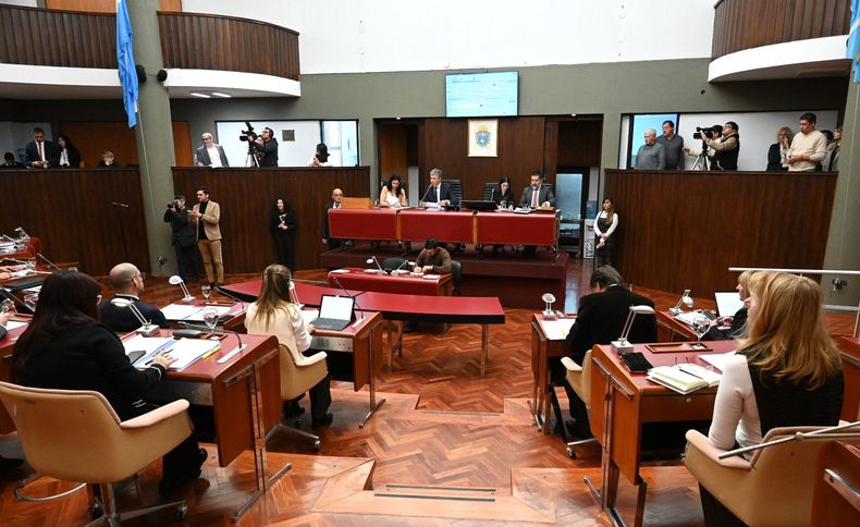 La Legislatura de Chubut habilitó la reelección indefinida de intendentes..