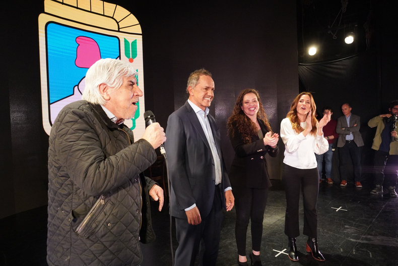 Hugo Moyano con Daniel Scioli, el jueves en el ND Ateneo.