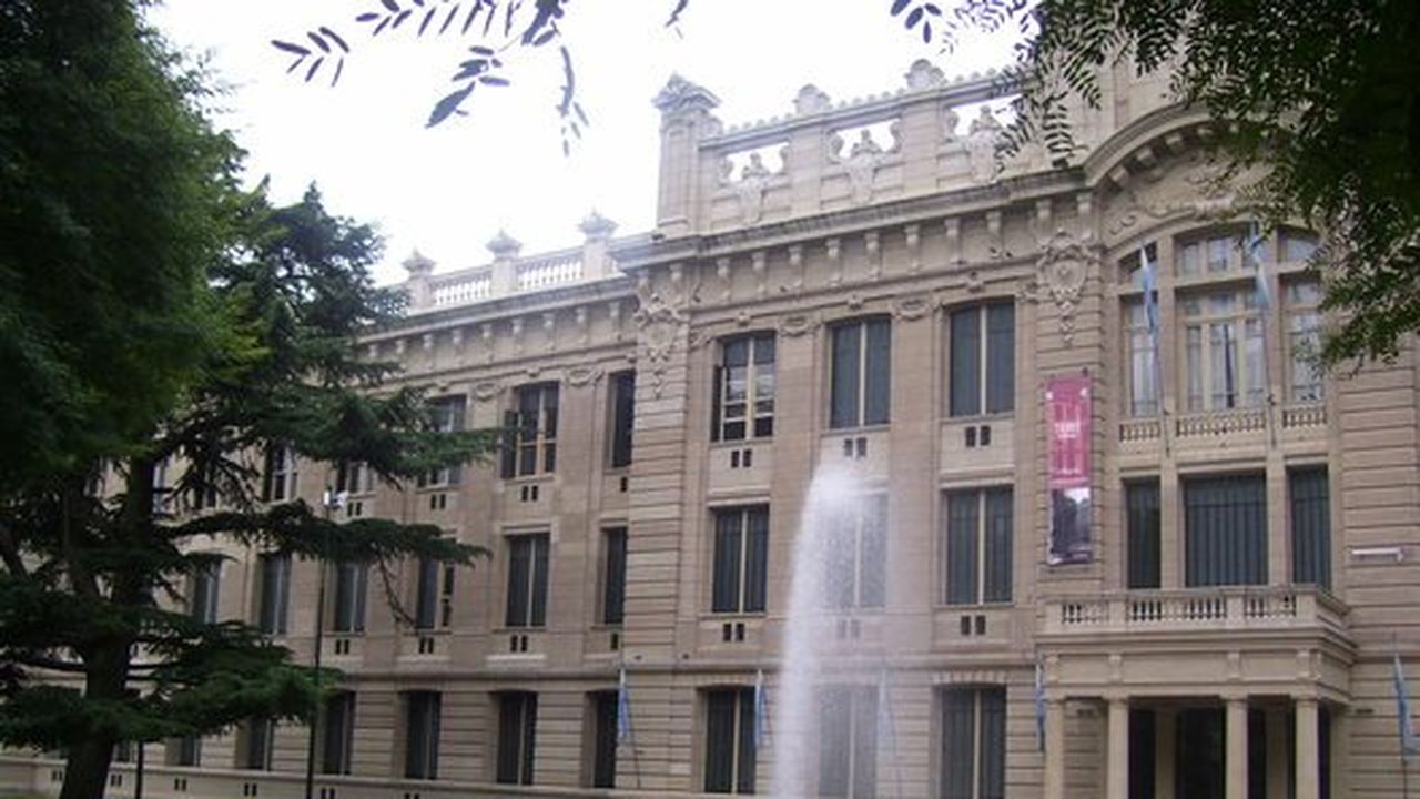 Se realiza el sorteo para ingresar a los colegios de la UNLP