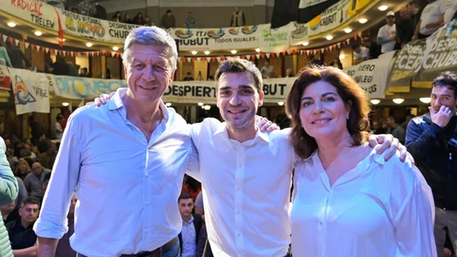 Chubut: Nacho Torres apuesta a la dupla Romero-Menna en octubre.