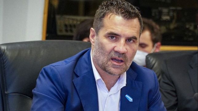 martinez digiere la salida y vuelve a neuquen para construir su candidatura