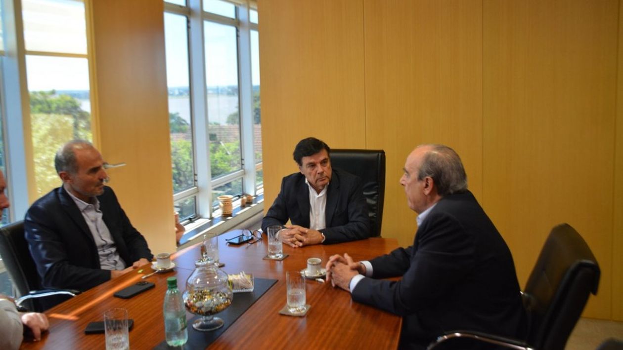 Carlos Rovira, líder de Misiones, durante una reunión que tuvo con Guillermo Francos.&nbsp;